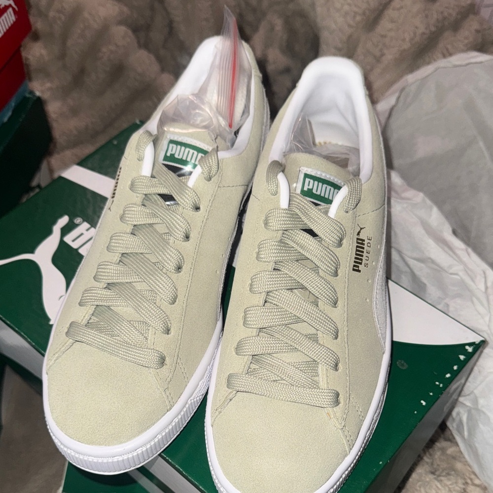 Puma Suede Classic XXI in Moss Green